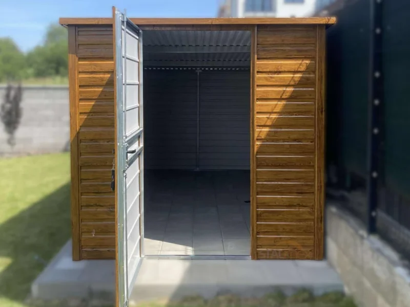 Kerti tároló 2x4 m Aranytölgy | Keskeny front 2m | Filc, Ereszcsatorna és Ablak | Erősített szerkezet