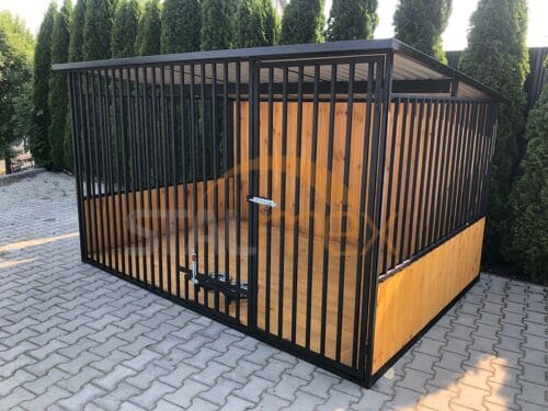Kutyakennel 3x2 m Fekete | Fa burkolat | Fapadló | Forgatható etető | Függőleges profilok