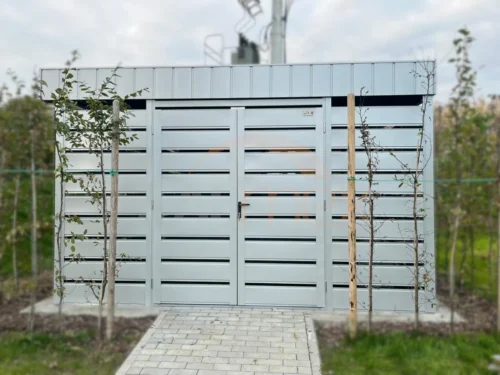 Prémium kukatároló 3,80 x 6,00 m RAL 9006 Világosszürke | Tetőszegély | Vízszintes lamellák | Erősített szerkezet