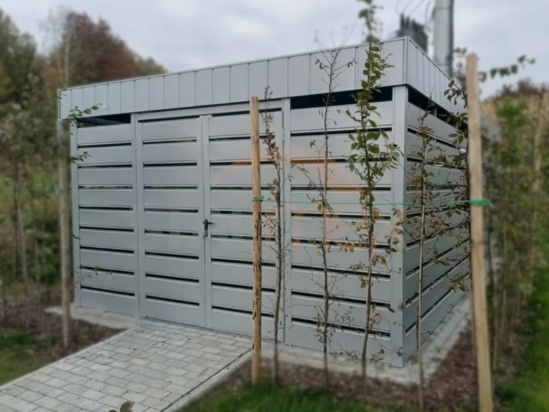 Prémium kukatároló 3,80 x 6,00 m RAL 9006 Világosszürke | Tetőszegély | Vízszintes lamellák | Erősített szerkezet