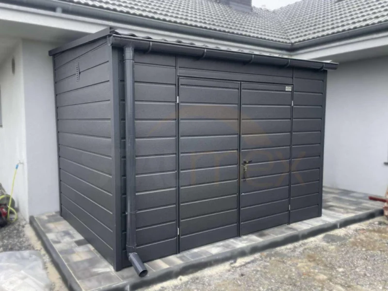D214_1 webp Modern kerti tároló 3,5×2 m BTX 7016 Antracit Matt | Széles panel | Erősített szerkezet